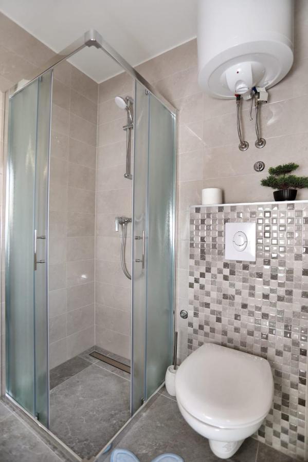 Studio Apartman Mihaella คาชเตลา ภายนอก รูปภาพ