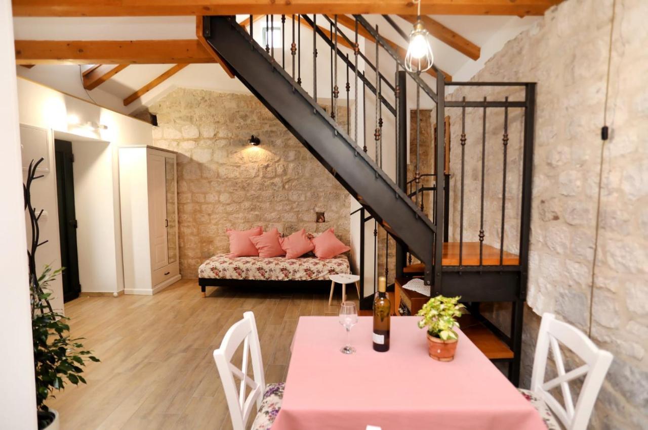 Studio Apartman Mihaella คาชเตลา ภายนอก รูปภาพ